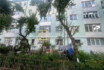 Apartament cu 3 camere semidecomandat în Milcov - 4