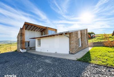 Casă cu 5 camere cu Teren 1461 Mp în Florești