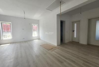 Casă cu 4 camere cu Teren 500 Mp în Valea Adâncă