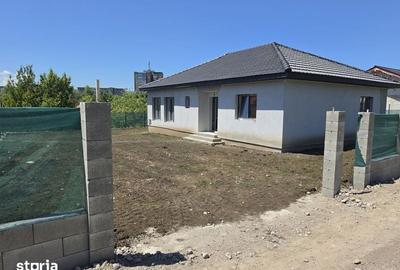 Casă cu 3 camere cu Teren 120 Mp în Central