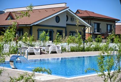 Duplex cu 5 camere cu Piscina în Nord