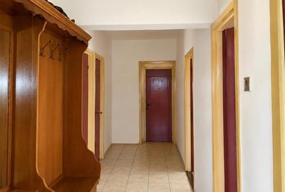 Apartament cu 3 camere decomandat în Calea București - 3