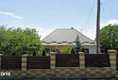 Casă cu 4 camere cu Teren 2304 Mp în Central