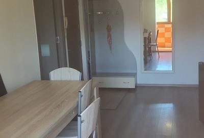 Apartament cu 3 camere decomandat în Central - 1