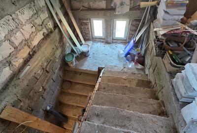 Casă cu 7 camere cu Canalizare în Crângași - 25