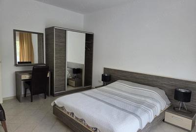 Apartament cu 2 camere semidecomandat, mobilat în Central