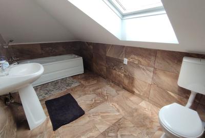 Apartament cu 4 camere semidecomandat în Florești - 3