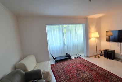 Apartament cu 3 camere decomandat în Titan
