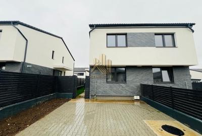 Duplex cu 3 camere cu Canalizare în Sânpetru - 13