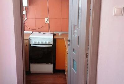 Garsonieră decomandată în Precista