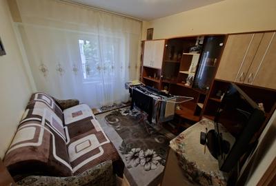 Apartament cu 3 camere decomandat în Păcurari - 8