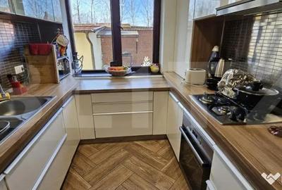Apartament cu 4 camere decomandat în Central - 1