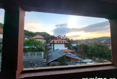 Casă cu 2 camere cu Teren 355 Mp în Criș