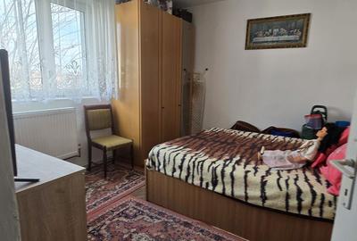 Apartament cu 3 camere semidecomandat în Aleea Trandafirilor - 7