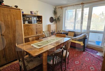 Apartament cu 4 camere semidecomandat în Simeria