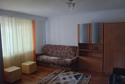 Garsonieră decomandată în Trivale