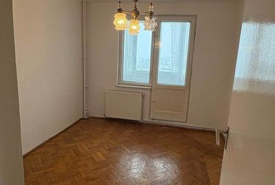Apartament cu 3 camere circular, mobilat în Astra