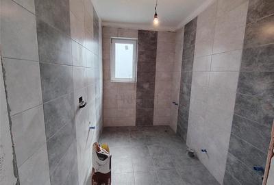 Casă cu 4 camere cu Teren 415 Mp în Albina