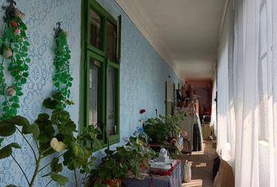 Casă cu 4 camere în Exterior Vest