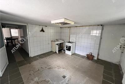 Casă individuală cu 6 camere cu Canalizare în Central - 30