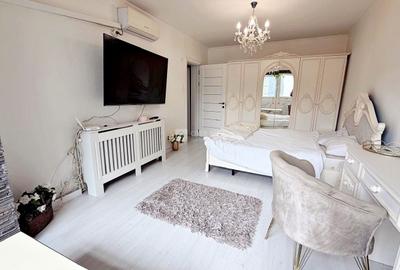 Apartament cu 3 camere decomandat, mobilat în Central