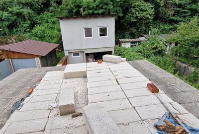 Casă cu 5 camere cu Teren 155 Mp în Muncitoresc
