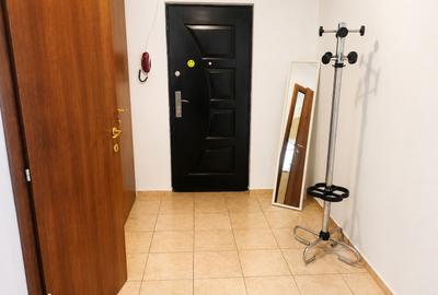 Apartament cu 3 camere decomandat, mobilat în Drumul Taberei