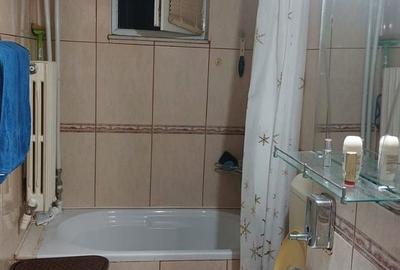 Apartament cu 2 camere nedecomandat în Km 4 - 6
