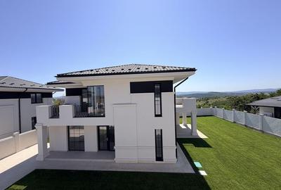 Casă cu 4 camere în Balciu