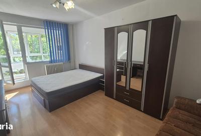 Apartament cu 2 camere decomandat în Tei