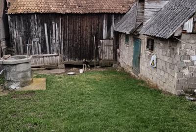 Casă cu 4 camere cu Teren 742 Mp în Apața