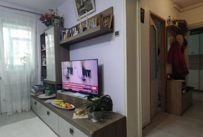 Apartament cu 3 camere semidecomandat în Tomis I - 13