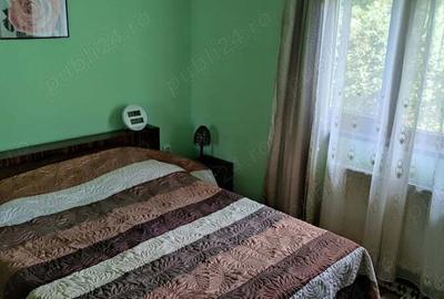 Casă cu 6 camere cu Teren 2500 Mp în Moreni - 1