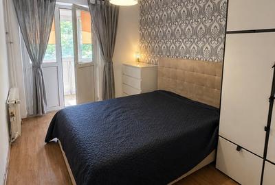 Apartament cu 3 camere semidecomandat, mobilat în Lujerului