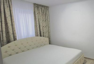Apartament cu 3 camere semidecomandat în Hipodrom