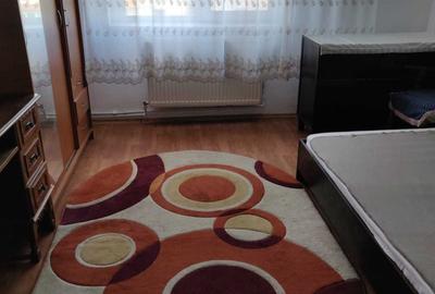 Apartament cu 3 camere decomandat în 1 Mai - 2