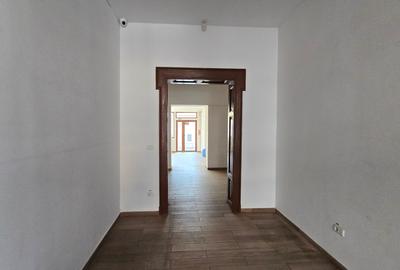 Casă cu 11 camere cu Canalizare în Ultracentral - 41