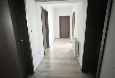 Apartament cu 3 camere decomandat în Central - 1