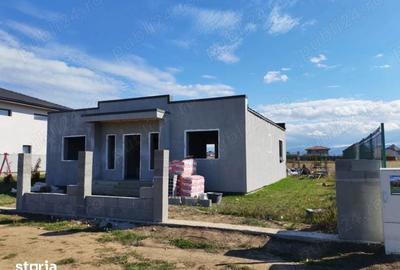 Casă cu 1 camere cu Teren 500 Mp în Sânpetru