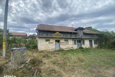 Teren de 1285 mp, în Mănăstirea Cașin