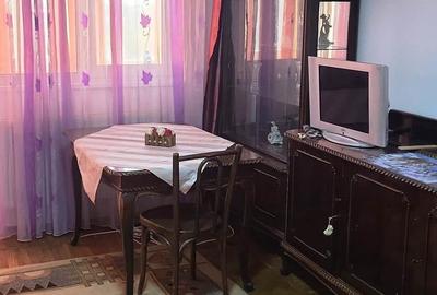 Apartament cu 2 camere decomandat în Micro 5
