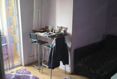 Apartament cu 2 camere semidecomandat în Berceni