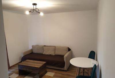 Apartament cu 2 camere semidecomandat, mobilat în Victoriei