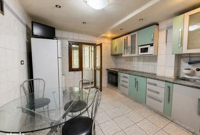 Apartament cu 4 camere decomandat în Vitan