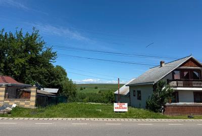 Teren de 1800 mp, în Stroiești