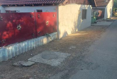 Casă cu 4 camere în Zimandcuz