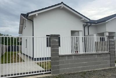 Duplex cu 3 camere cu Teren 300 Mp în Moșnița Nouă - 1