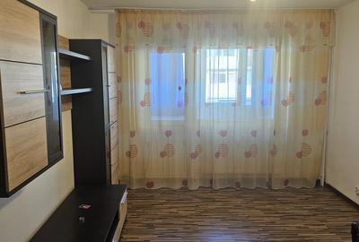 Apartament cu 3 camere decomandat, mobilat în Militari