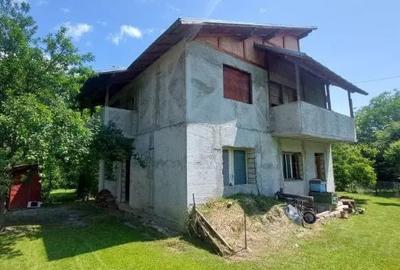 Casă cu 8 camere cu Teren 884 Mp în Central - 6