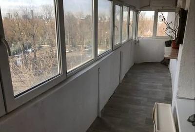 Garsonieră decomandată în Lacul Tei